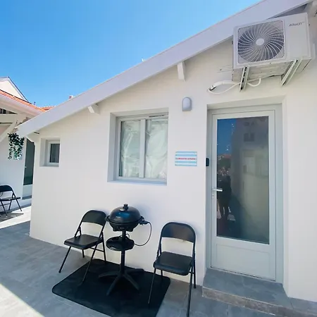Et Centre A Pied, La Maison De La Pinede Est Climatisee Avec Menage, Draps Et Serviettes Inclus *
