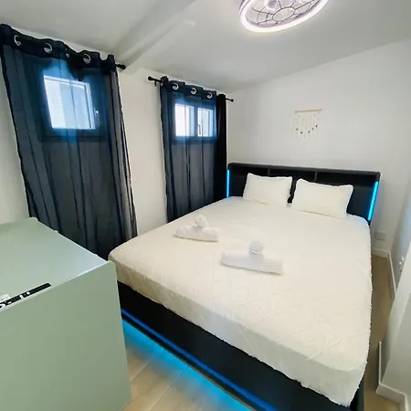 Et Centre A Pied, La Maison De La Pinede Est Climatisee Avec Menage, Draps Et Serviettes Inclus Ferienhaus *
