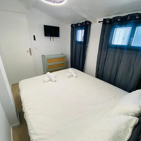 Ferienhaus Et Centre A Pied, La Maison De La Pinede Est Climatisee Avec Menage, Draps Et Serviettes Inclus *