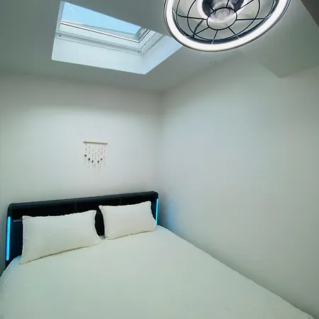 Et Centre A Pied, La Maison De La Pinede Est Climatisee Avec Menage, Draps Et Serviettes Inclus *