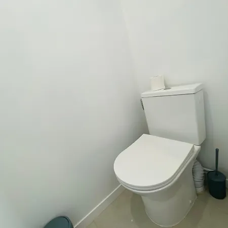 Et Centre A Pied, La Maison De La Pinede Est Climatisee Avec Menage, Draps Et Serviettes Inclus *